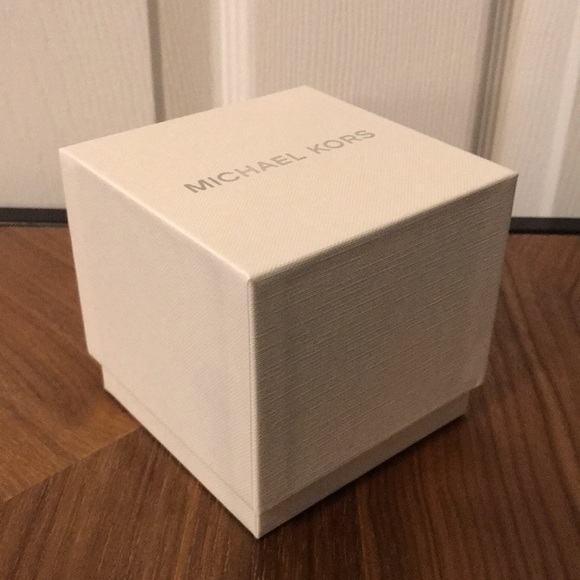 Michael Kors (MK-3519) Turquoise 38mm Women’s Watch - Smoke & Pet Free - Picture 9 of 9